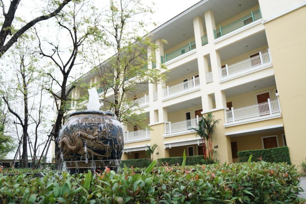 The One Residence Hotel Bangkok Ngoại thất bức ảnh
