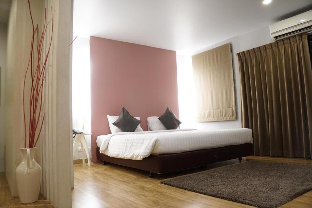 The One Residence Hotel Bangkok Ngoại thất bức ảnh