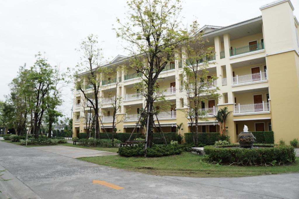 The One Residence Hotel Bangkok Ngoại thất bức ảnh