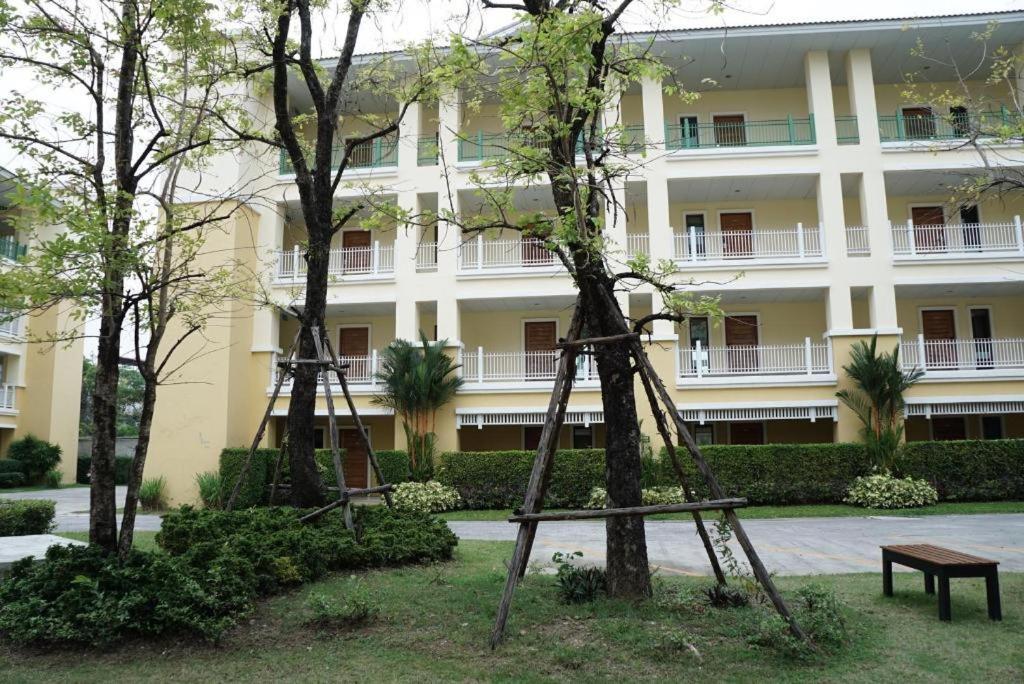 The One Residence Hotel Bangkok Ngoại thất bức ảnh