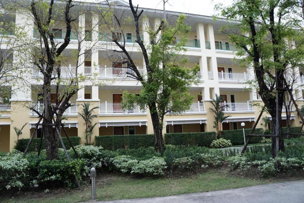 The One Residence Hotel Bangkok Ngoại thất bức ảnh