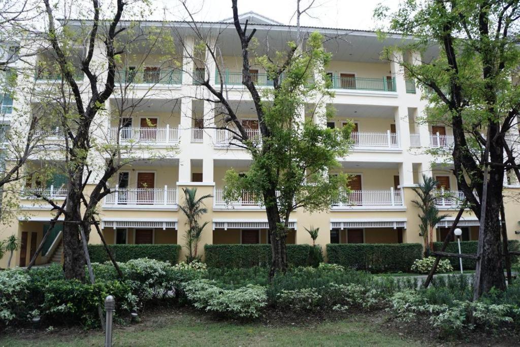 The One Residence Hotel Bangkok Ngoại thất bức ảnh