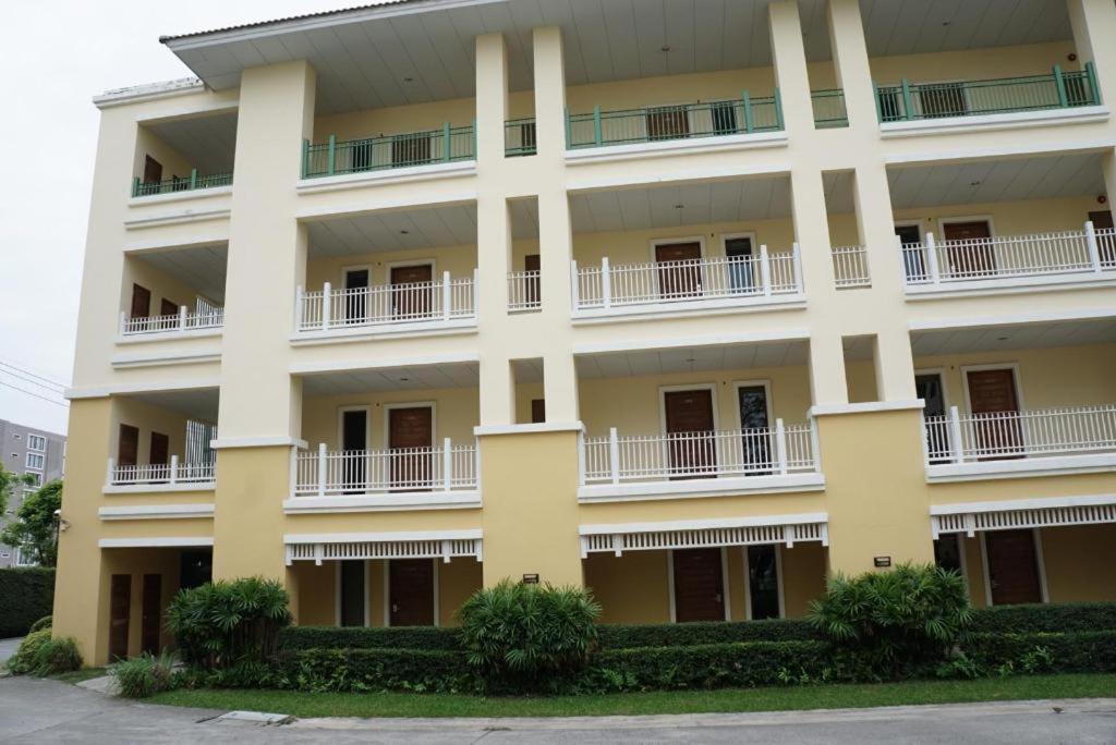 The One Residence Hotel Bangkok Ngoại thất bức ảnh