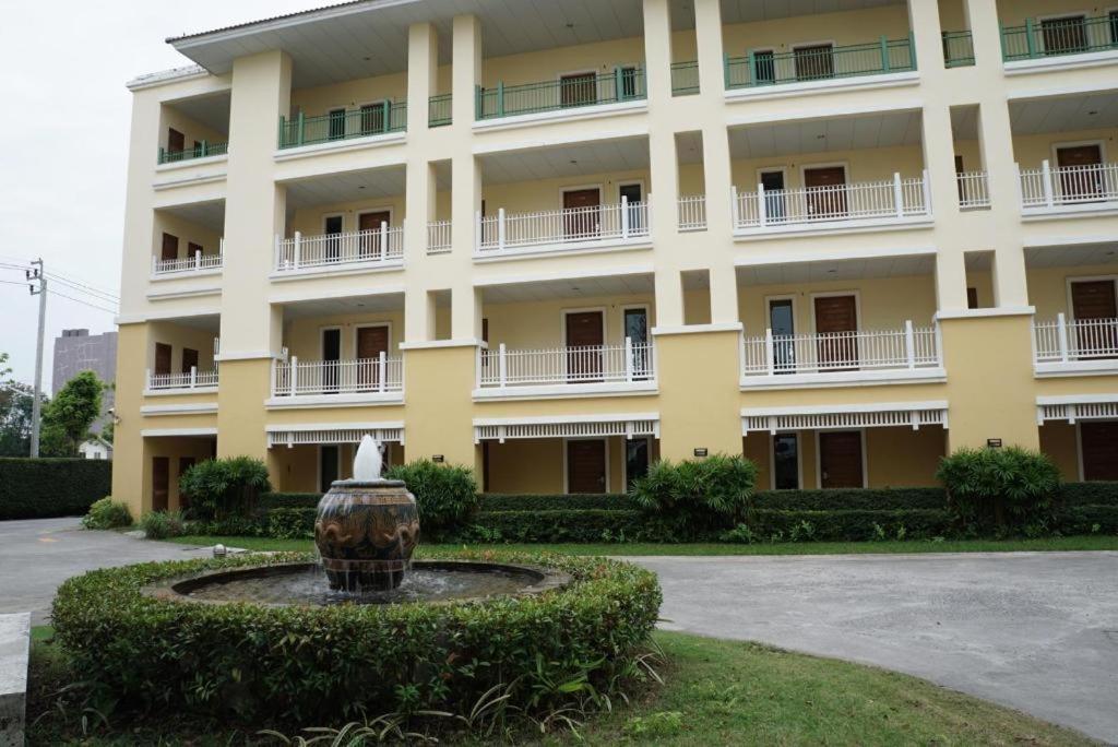 The One Residence Hotel Bangkok Ngoại thất bức ảnh